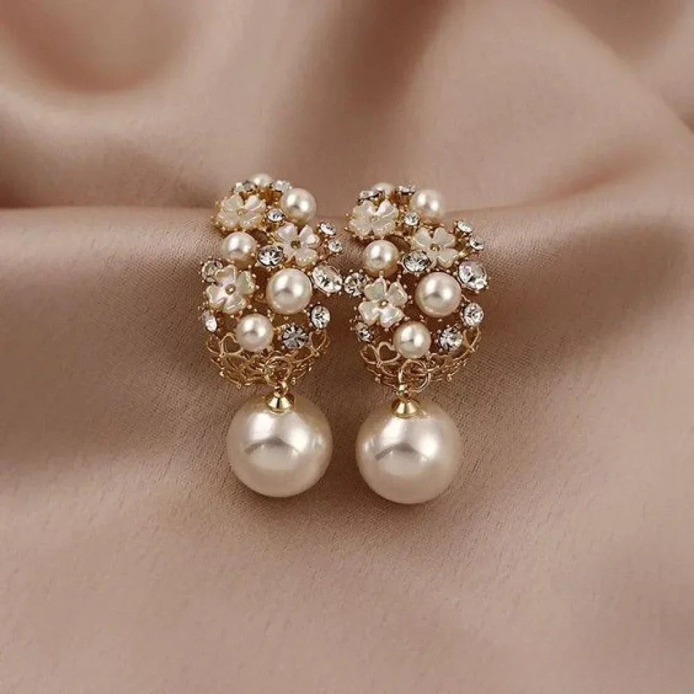 Boucles d'oreilles élégantes avec perles de fleurs