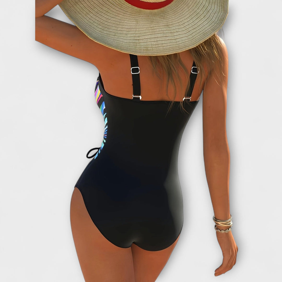 Highly elastic and trendy swimsuit with crossover detail at the front