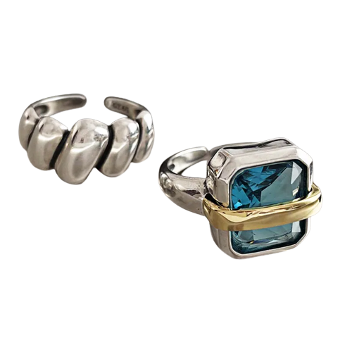 Bague en argent avec zircon bleu