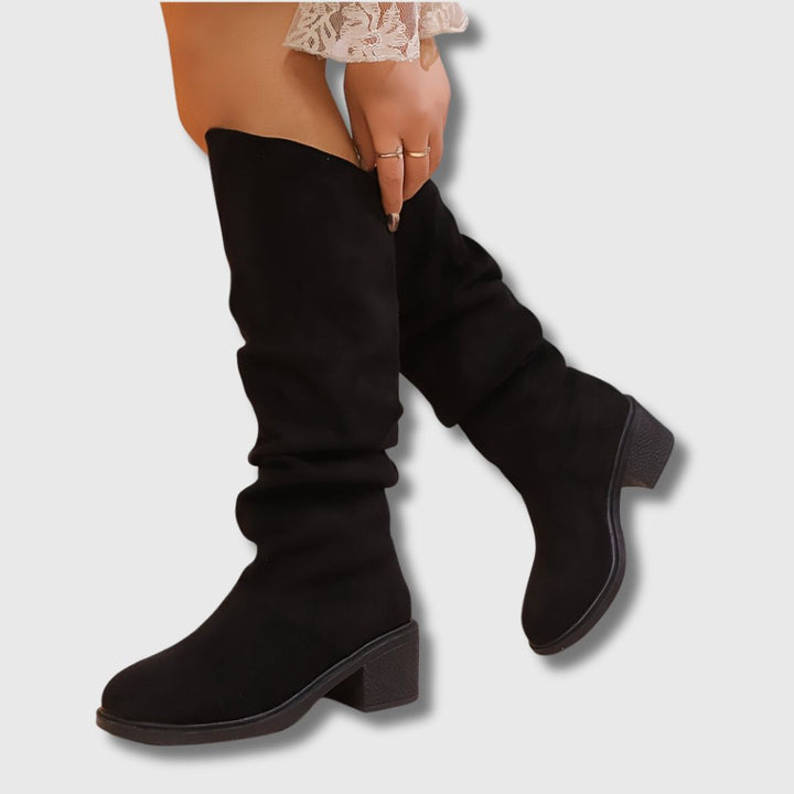 Brigitte - Femme Bottes | Édition Limitée