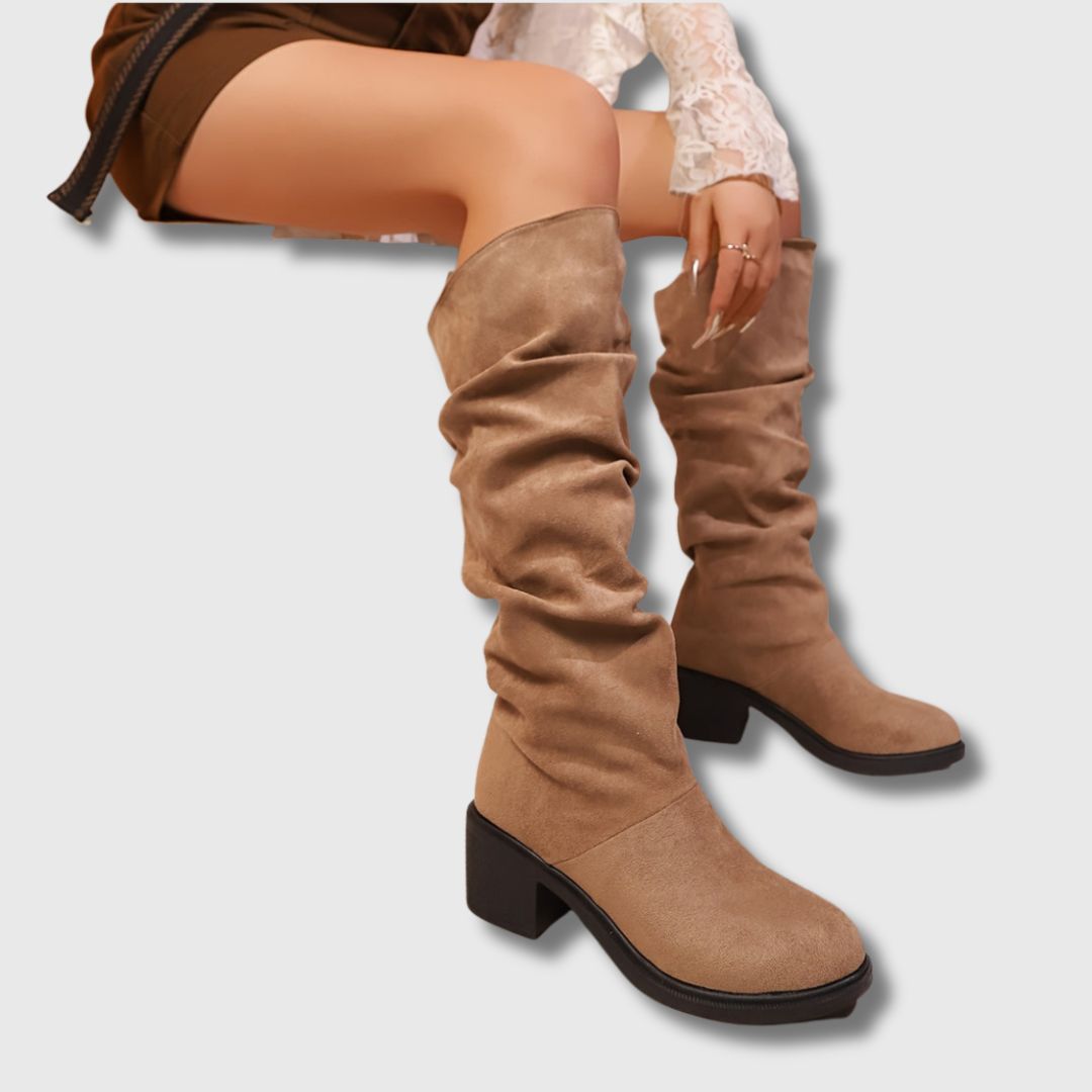 Brigitte - Femme Bottes | Édition Limitée