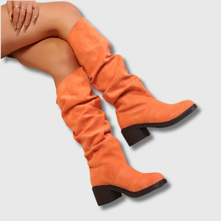 Brigitte - Femme Bottes | Édition Limitée