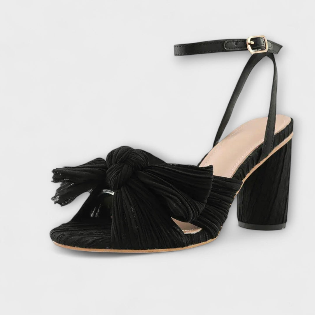 Fresh - Sandals with a big bow