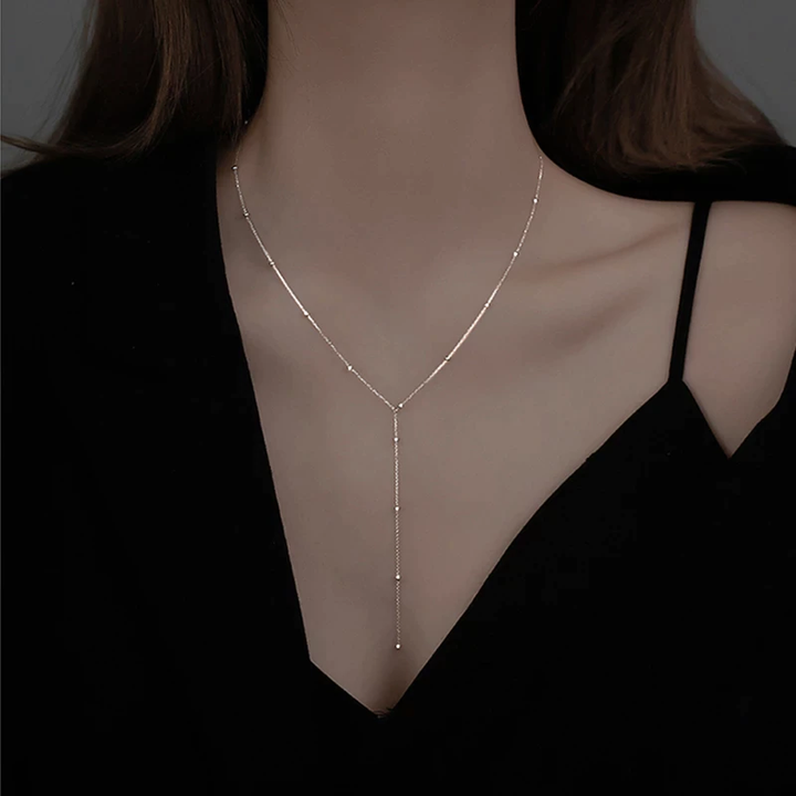 Collier de clavicule avec pompons